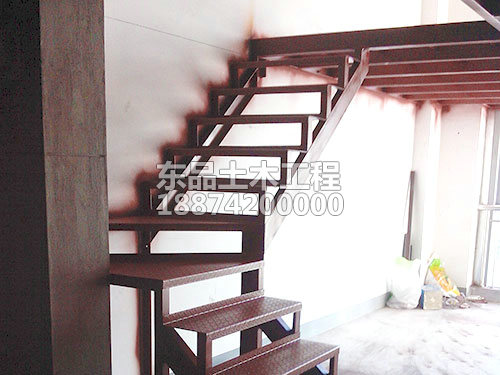 鋼結(jié)構(gòu)閣樓